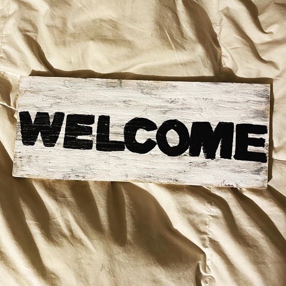 Welcome sign - Picture 3 of 4